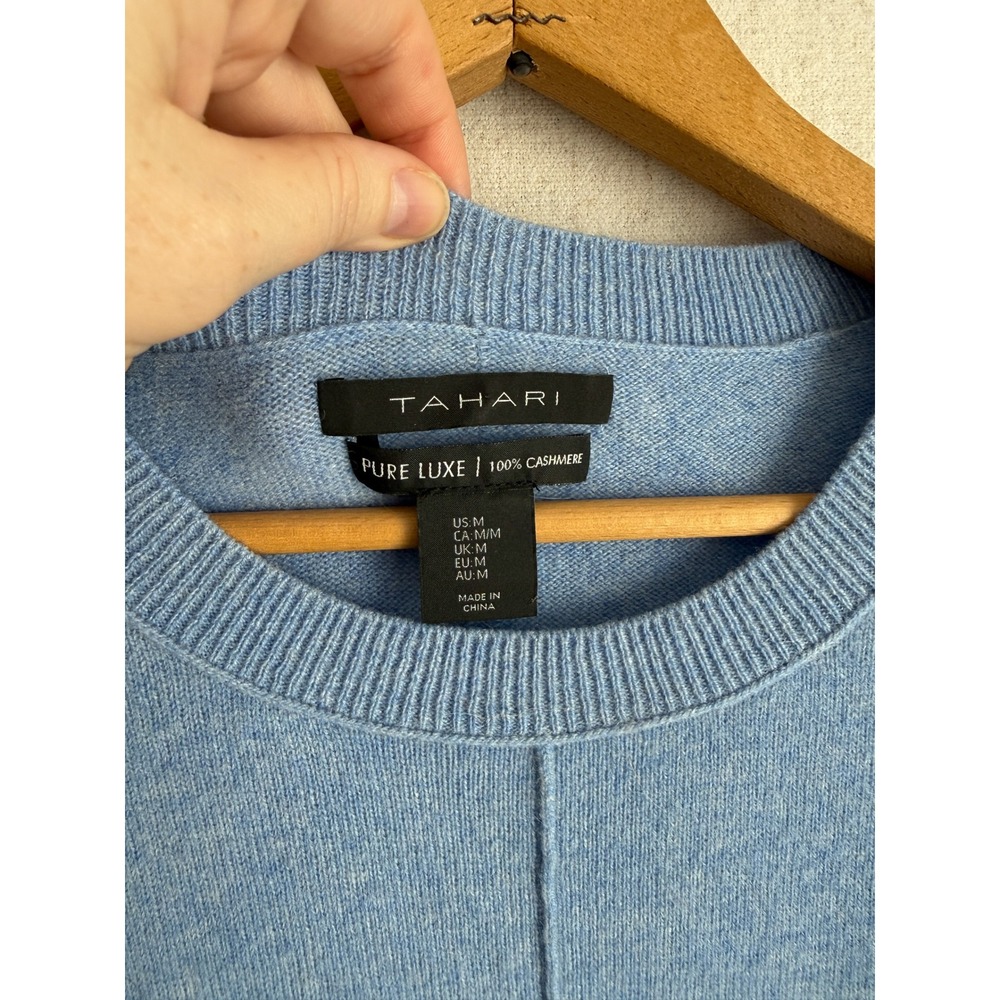 Tahari Pure Luxe 100% Cashmere Sweater Light Blue Crew Neck Seam Detail Medium - Picture 2 of 4